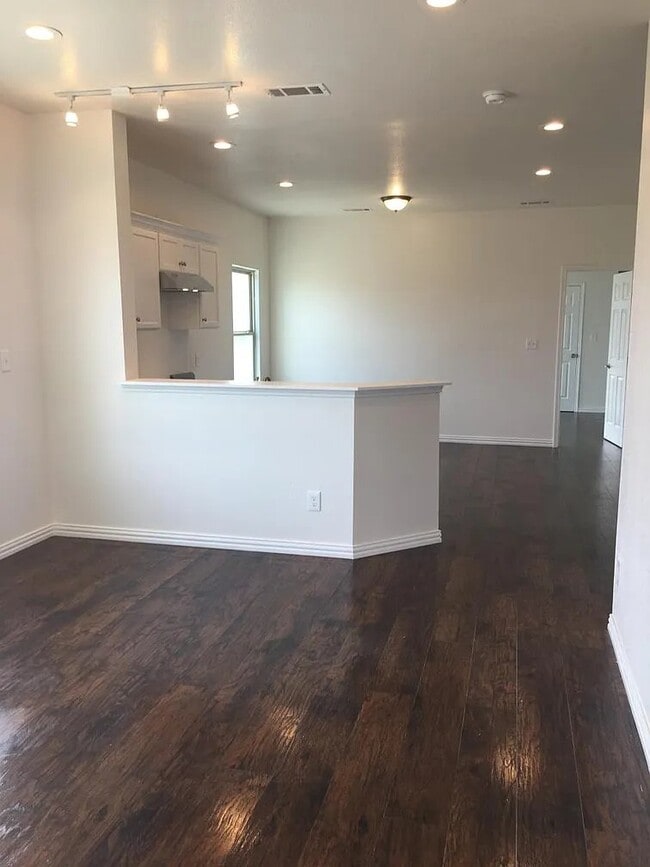 Building Photo - 13718 Biggs St