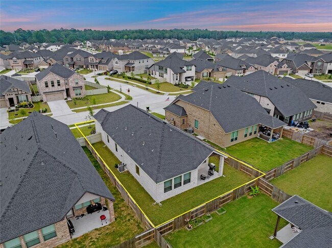 Building Photo - 10288 Bayou Oaks Dr