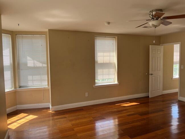 Bedroom - 1613 Jackson St