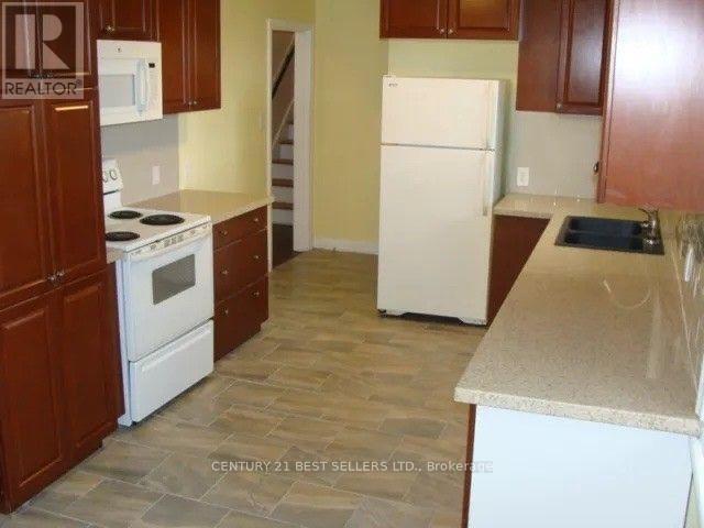 Building Photo - 64 Glenview Dr