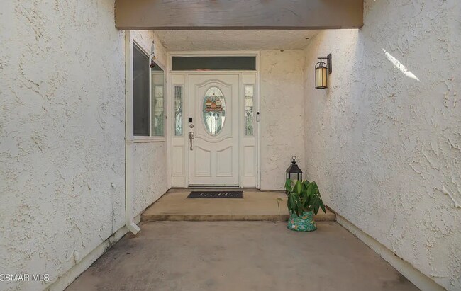 Foto del edificio - Single story 4 bed, 2 bath home in Newbury...