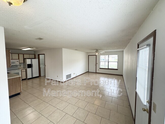 Foto del edificio - 1659 N Dawn Dr