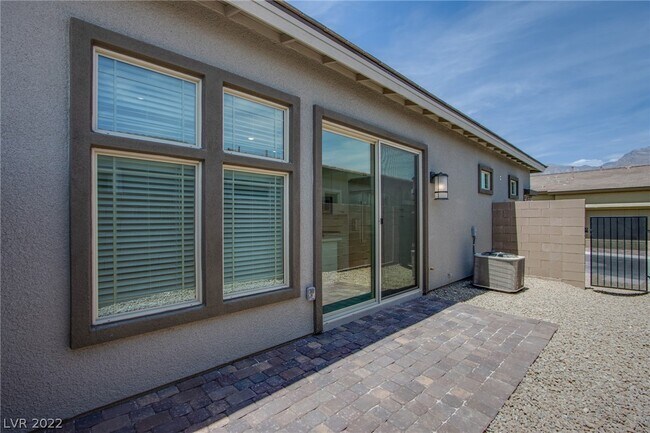 Foto del edificio - 928 Allister Flds Ln