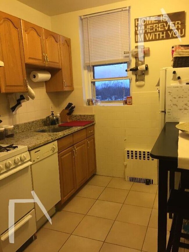 Foto del edificio - No brokers Fee, No Security Deposit, Heat,...