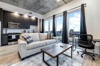 Building Photo - 617 N 12th St