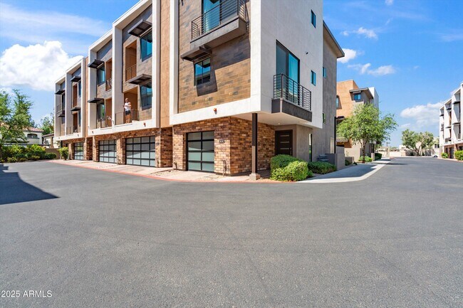 Foto del edificio - 3233 N 70th St