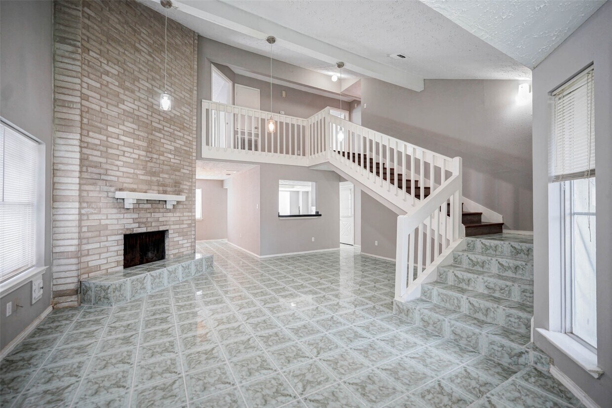 Foto principal - 12838 Riva Ridge Ln