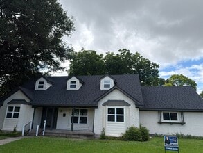 Building Photo - 550 Glen Oaks Blvd