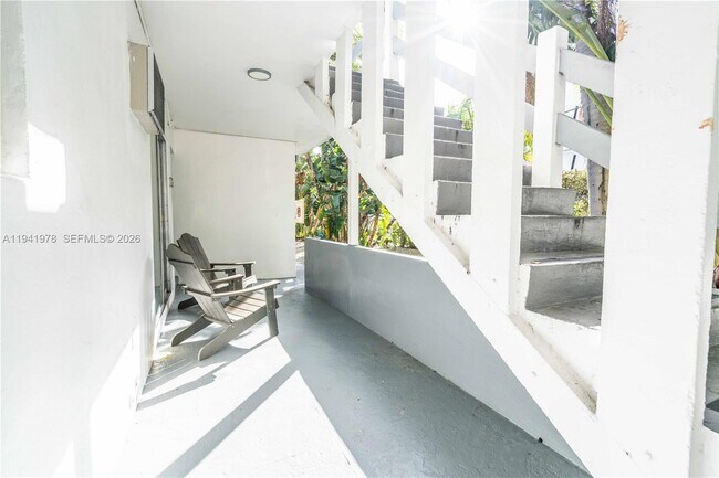 Foto del edificio - 7931 East Dr