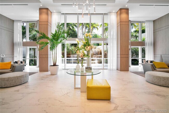 Foto del edificio - 21055 Yacht Club Dr