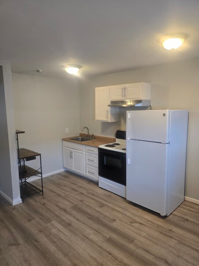 Cocina - 6910 Weston St