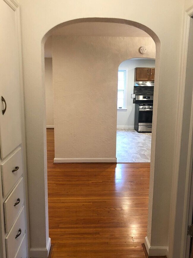Foto del edificio - 1202 W Willow Ln