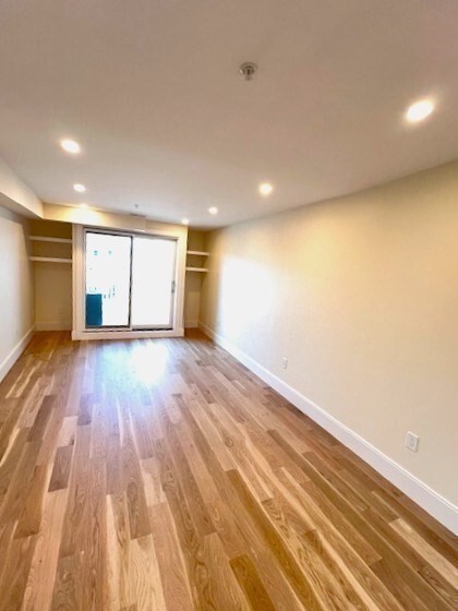Foto del edificio - 552 E 5th St