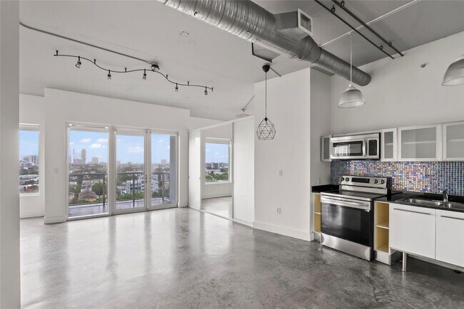 Foto del edificio - 10 SW South River Dr