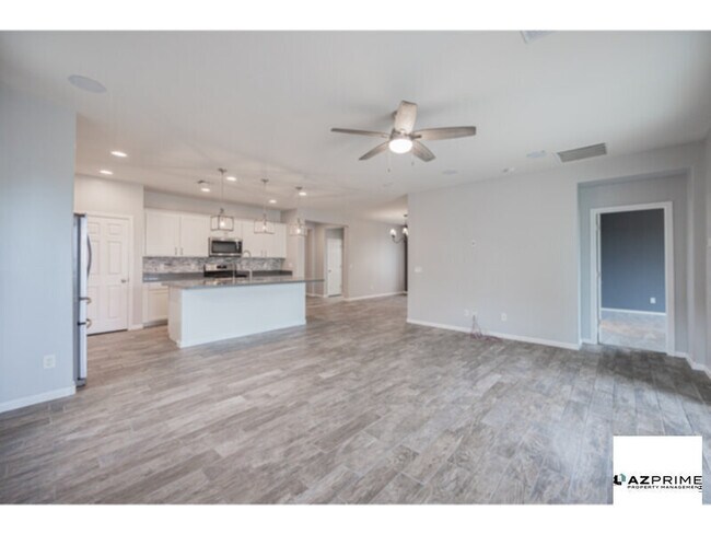 Foto del edificio - Discover Refined Peoria Living In This Stunning 3/3 + Den Masterpiece In Sought-After Coldwater Ranc