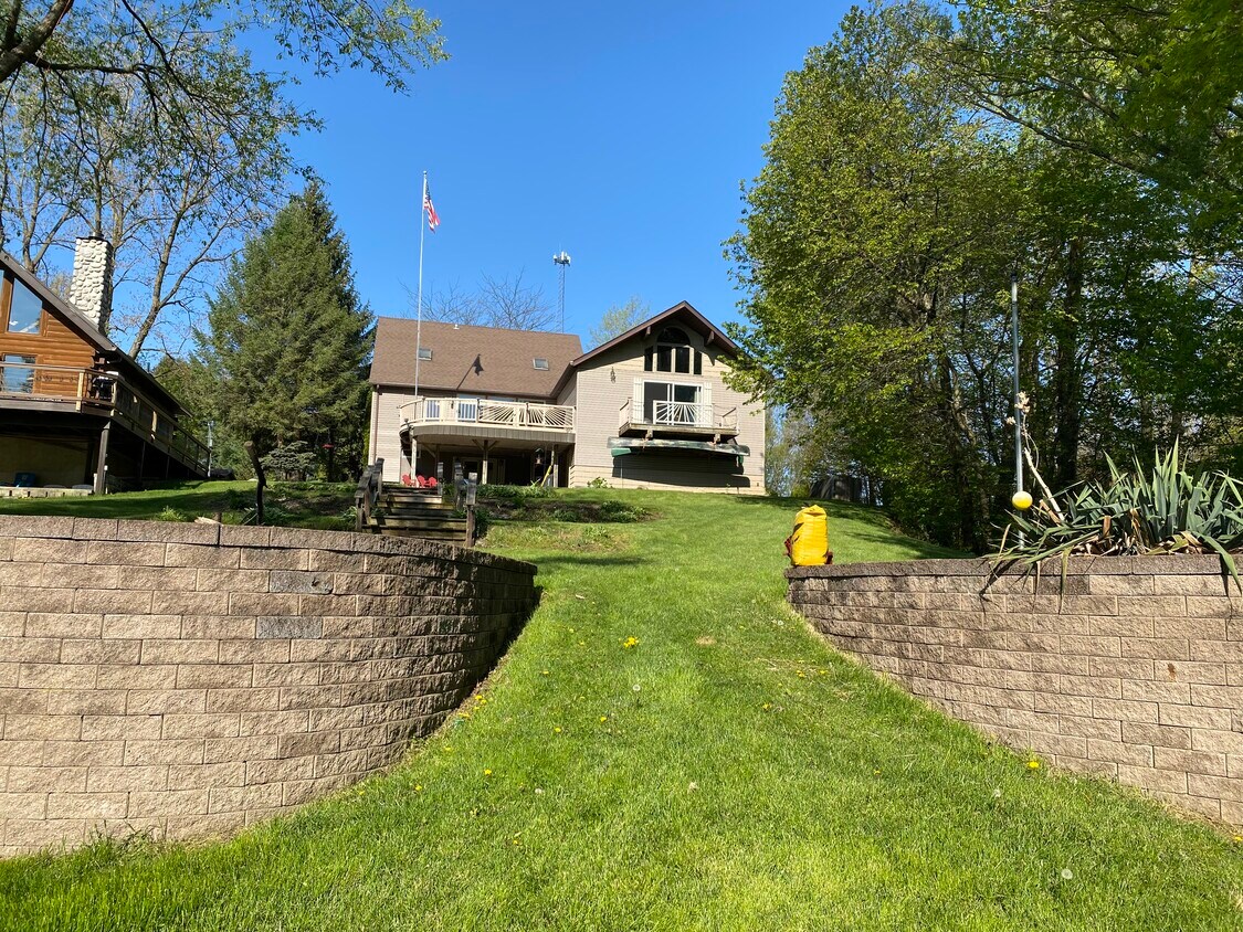 Primary Photo - 7326 OH-19