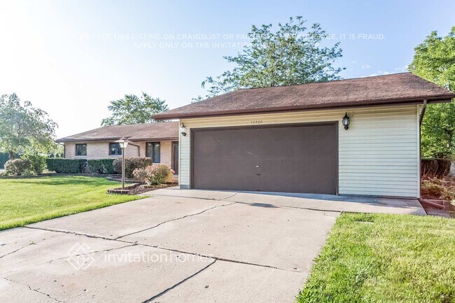 Foto del edificio - 16400 Sherwood Dr