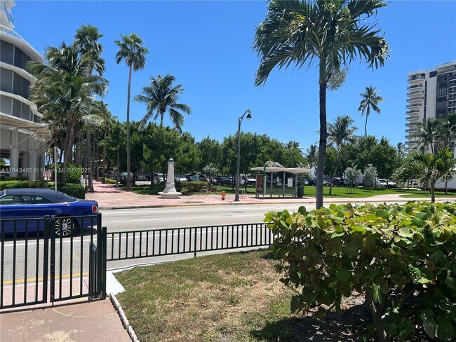 Foto del edificio - 6494 Collins Ave