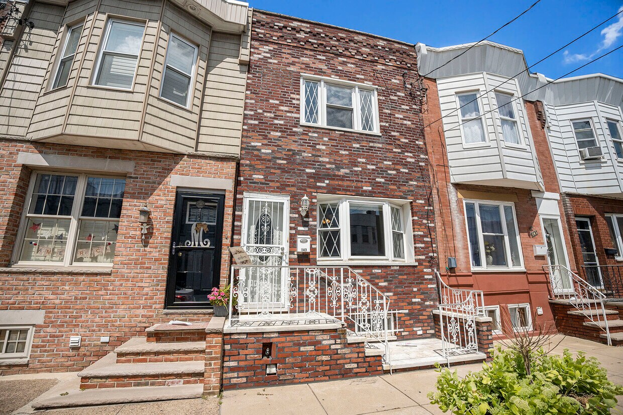 Primary Photo - 143 W Ritner St