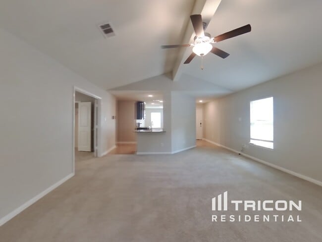 Building Photo - 23091 Bellini Dr