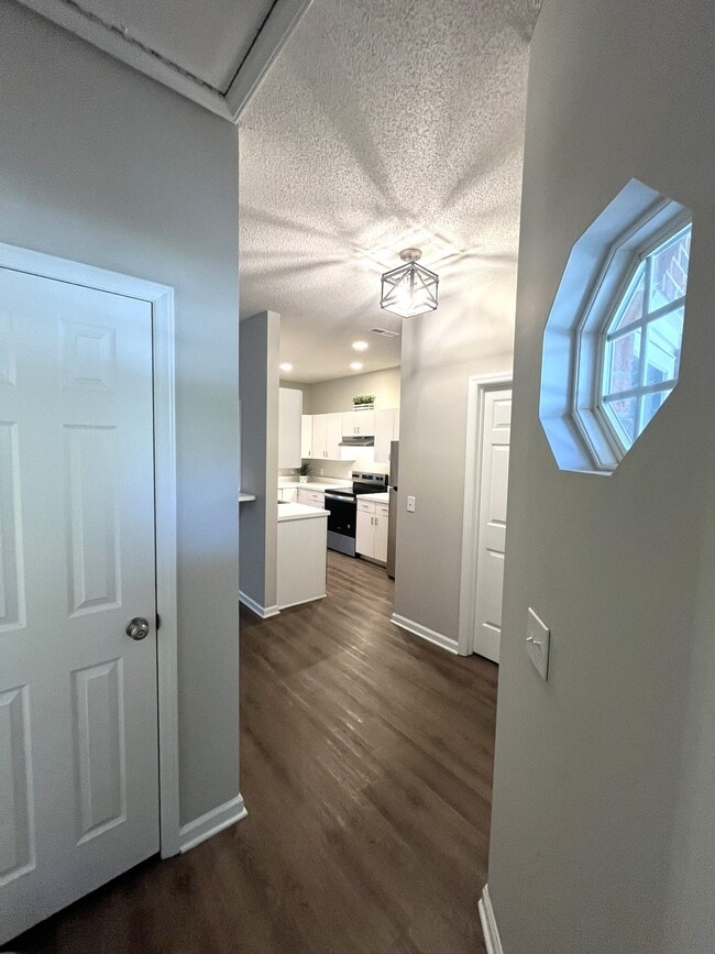 Foto del edificio - 1600 Sturdivant Dr