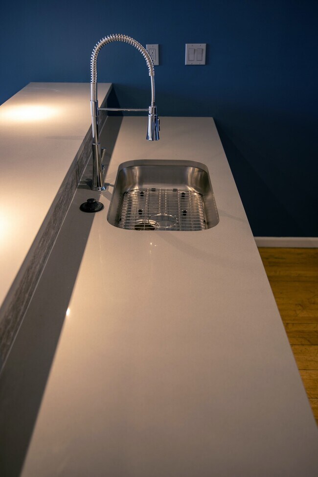 Foto del edificio - 1319 Leavenworth Street, Unit 204