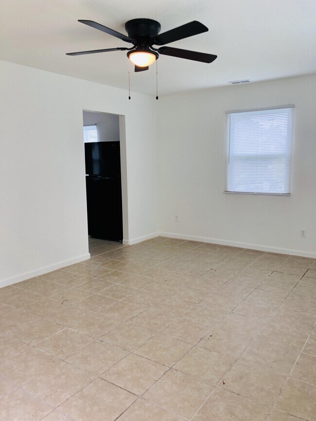 Foto del edificio - 3400 Victoria Dr