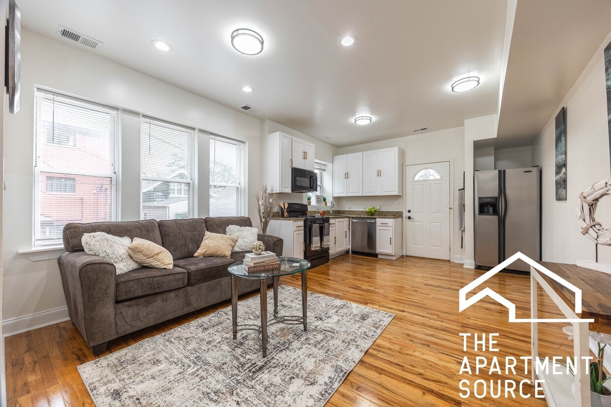 Photo - 3849 W Ainslie St (Chicago, IL)