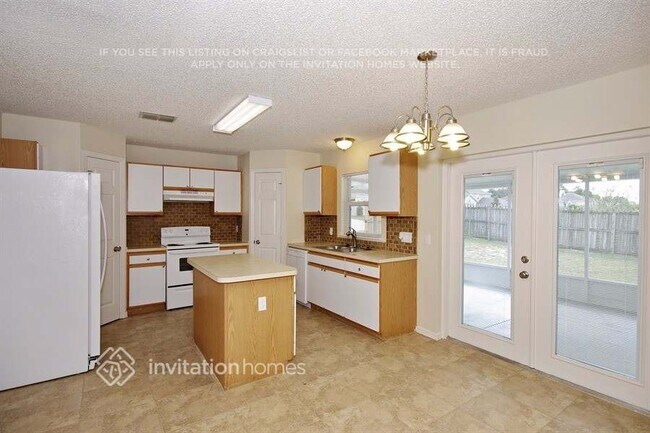 Foto del edificio - 6702 Lorain St