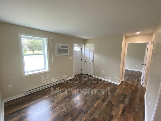 Foto del edificio - 114-116 Loch Lane Drive Apt 5