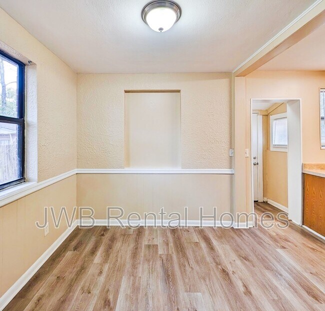 Foto del edificio - 3305 Sunnybrook Ave N