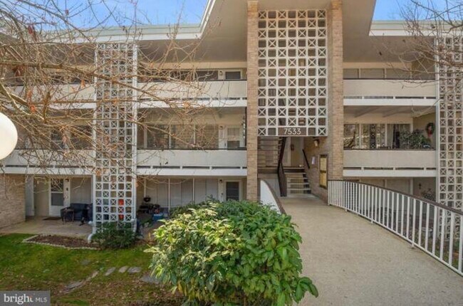Foto del edificio - 7533 Spring Lake Dr