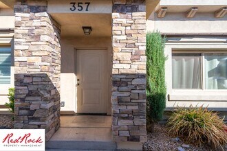 Building Photo - 2801 E 450 N