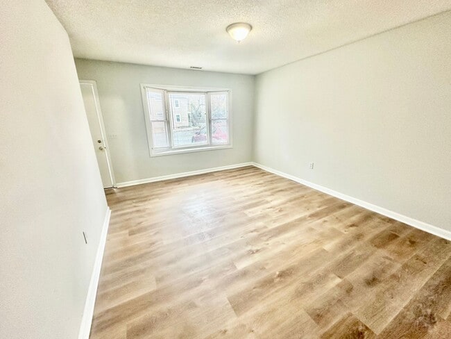 Building Photo - 453013001