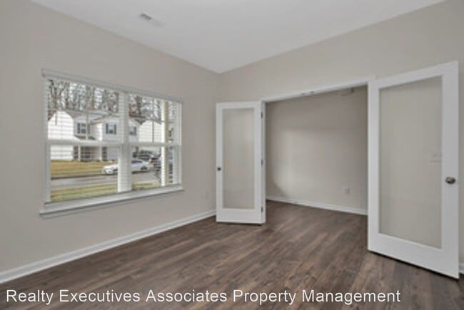 Building Photo - 5 br, 3 bath House - 906 Curly Top Lane