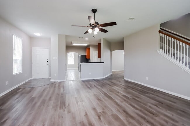 Building Photo - 5222 Rio Dr