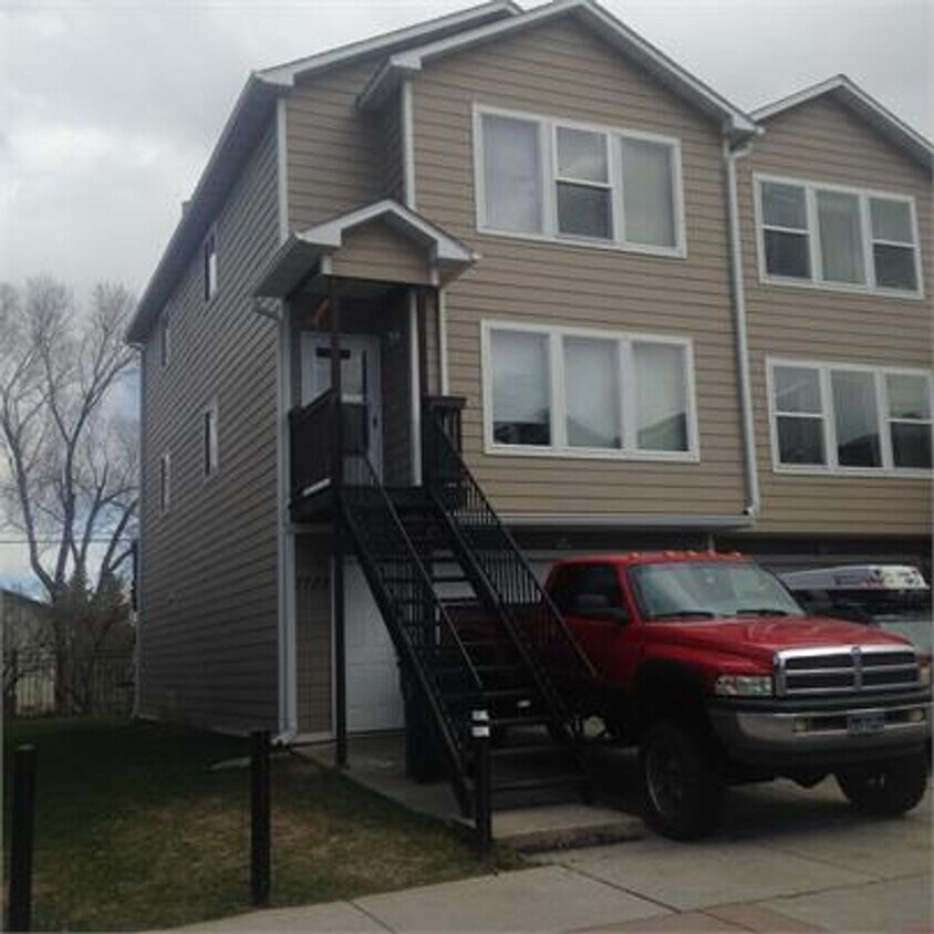 Foto principal - 4 Bedroom 3 1/2 Bath Condo in Hawks Ridge