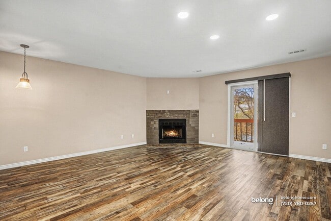 Building Photo - 2355 Villa Rosa Dr