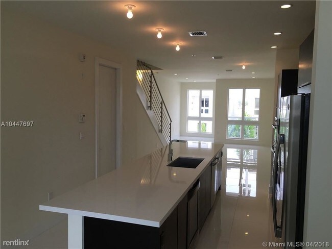 Foto del edificio - 3 br, 2.5 bath Condo - 10280 NW 63rd Ter