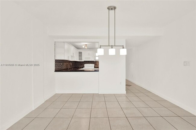 Foto del edificio - 1990 W 56th St