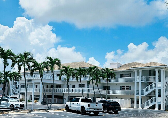 Building Photo - 1461 S Ocean Blvd