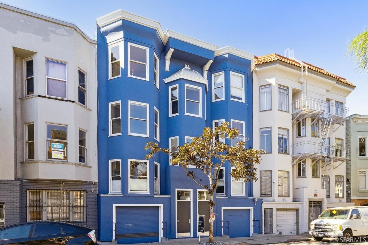 Primary Photo - SWANKY EDWARDIAN TOP-FLOOR CONDO WITH STUN...