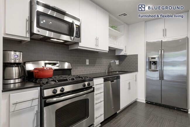 Building Photo - 13488 Maxella Ave