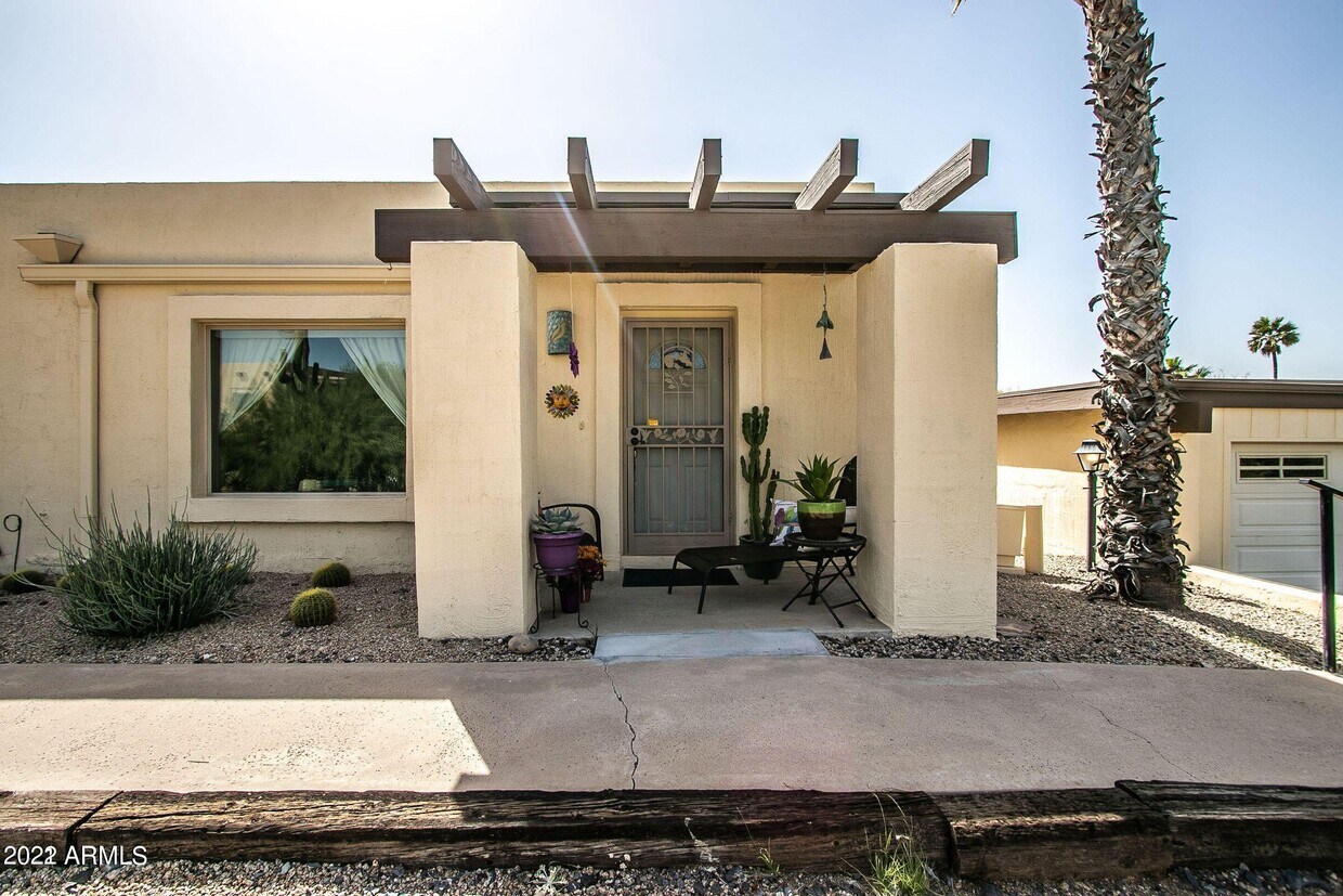 Primary Photo - 37801 N Cave Creek Rd