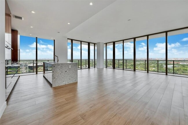 Photo - 2678 Tigertail Ave Apartment