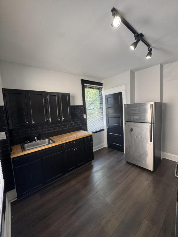 Foto principal - 172 Kinsey Ave