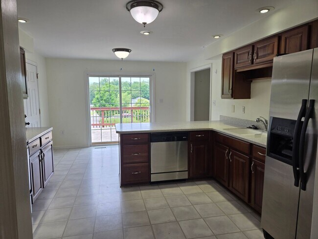 Foto del edificio - 3 Bed, 2.5 Bath Single Family Home in Mart...
