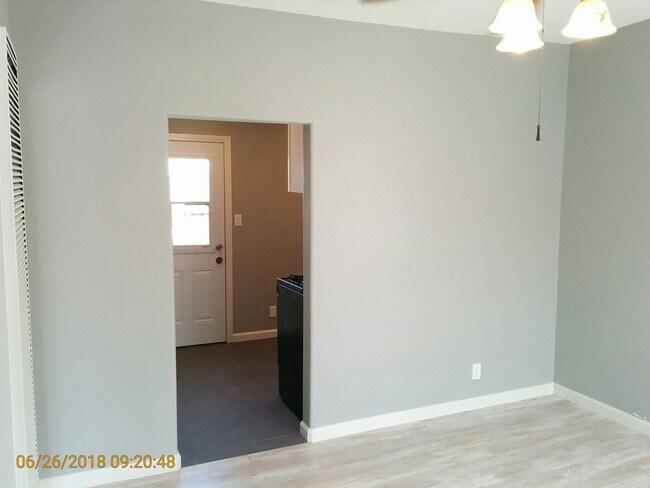 Foto del edificio - 1610 W 205th St