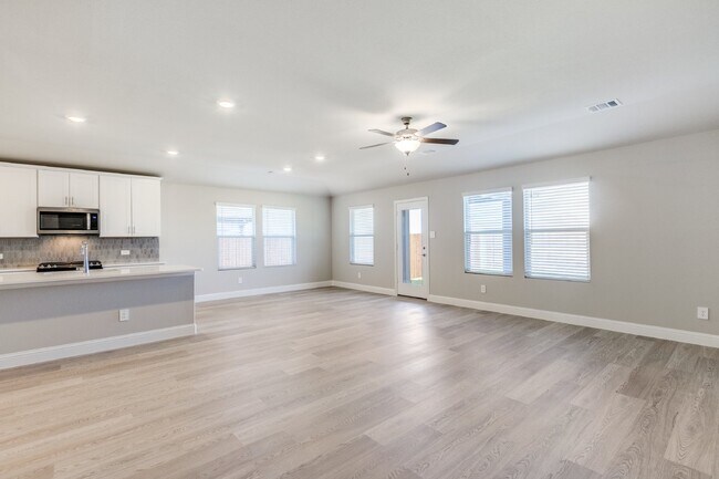 Building Photo - 702 Williams Wy