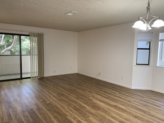 Building Photo - 605 San Conrado Ter
